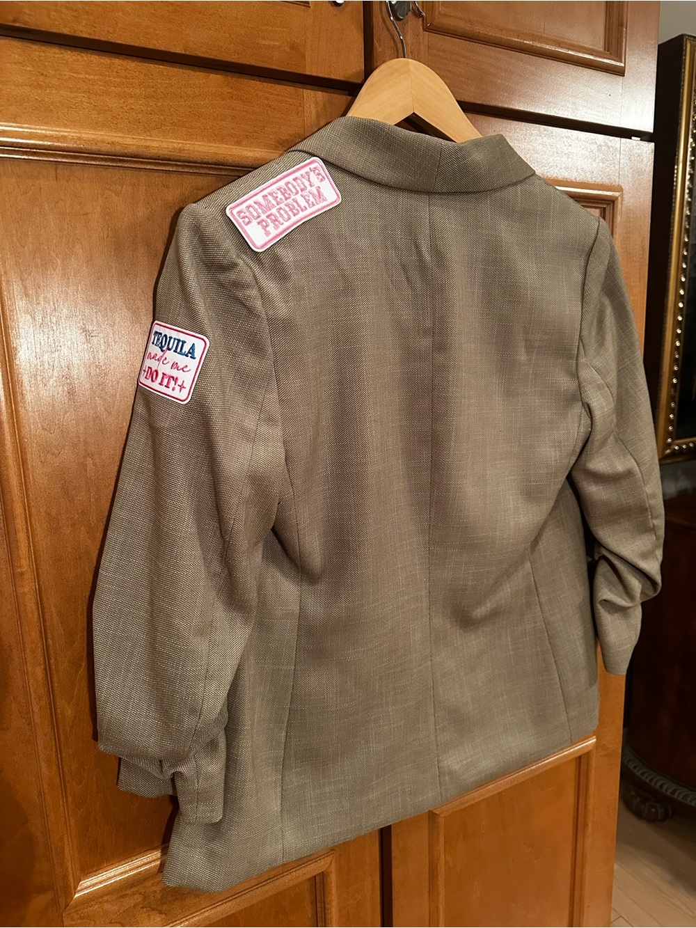 H&M Taupe Blazer Tequila Bandit Somebody’s Problem Patches - Picture 6 of 8